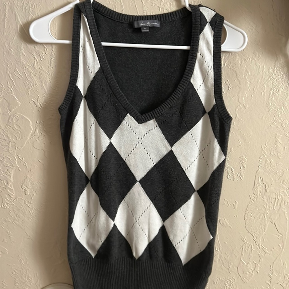 Sweater vest